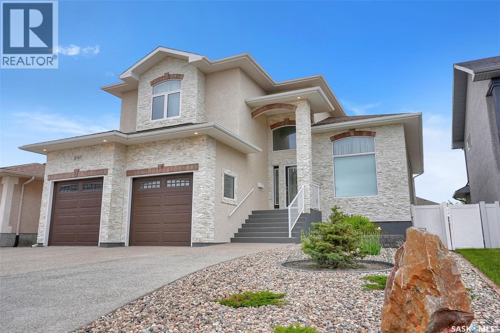 8747 Wascana Gardens PLACE — photo 2