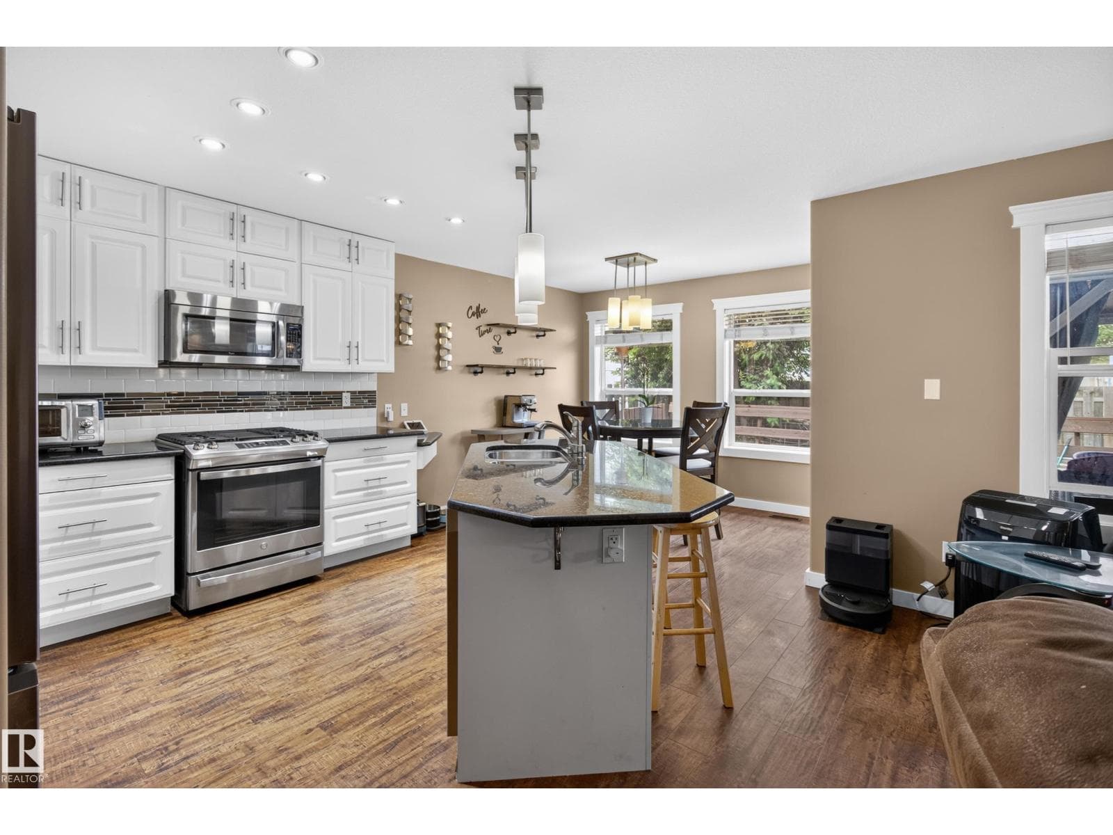 21 SPRUCE RIDGE DR — photo 5