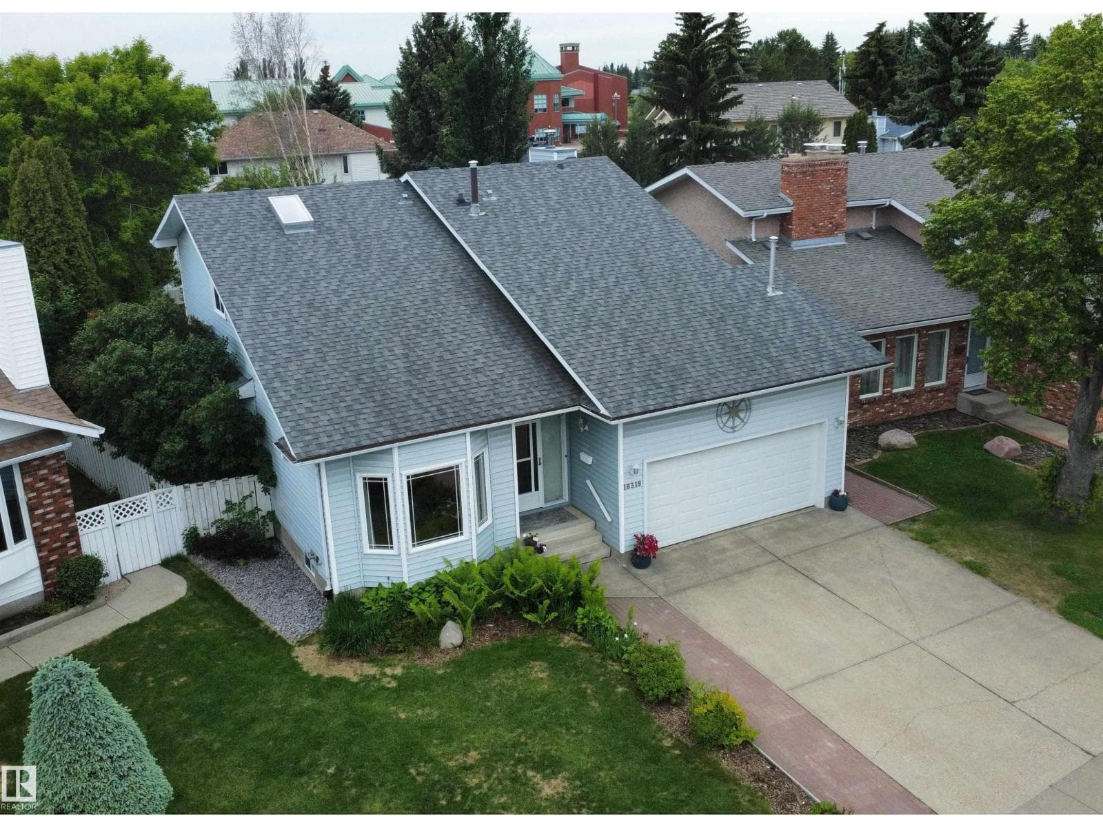 18319 58 AV NW