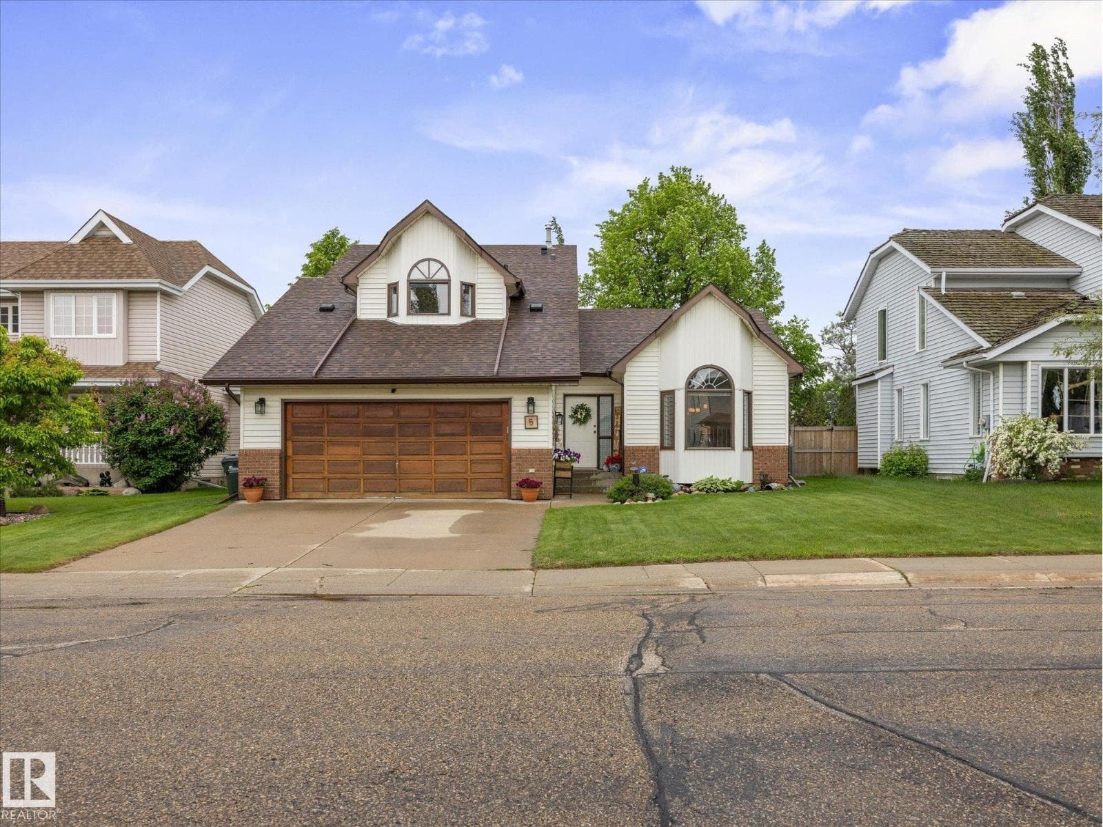 5 CANTERBURY LN