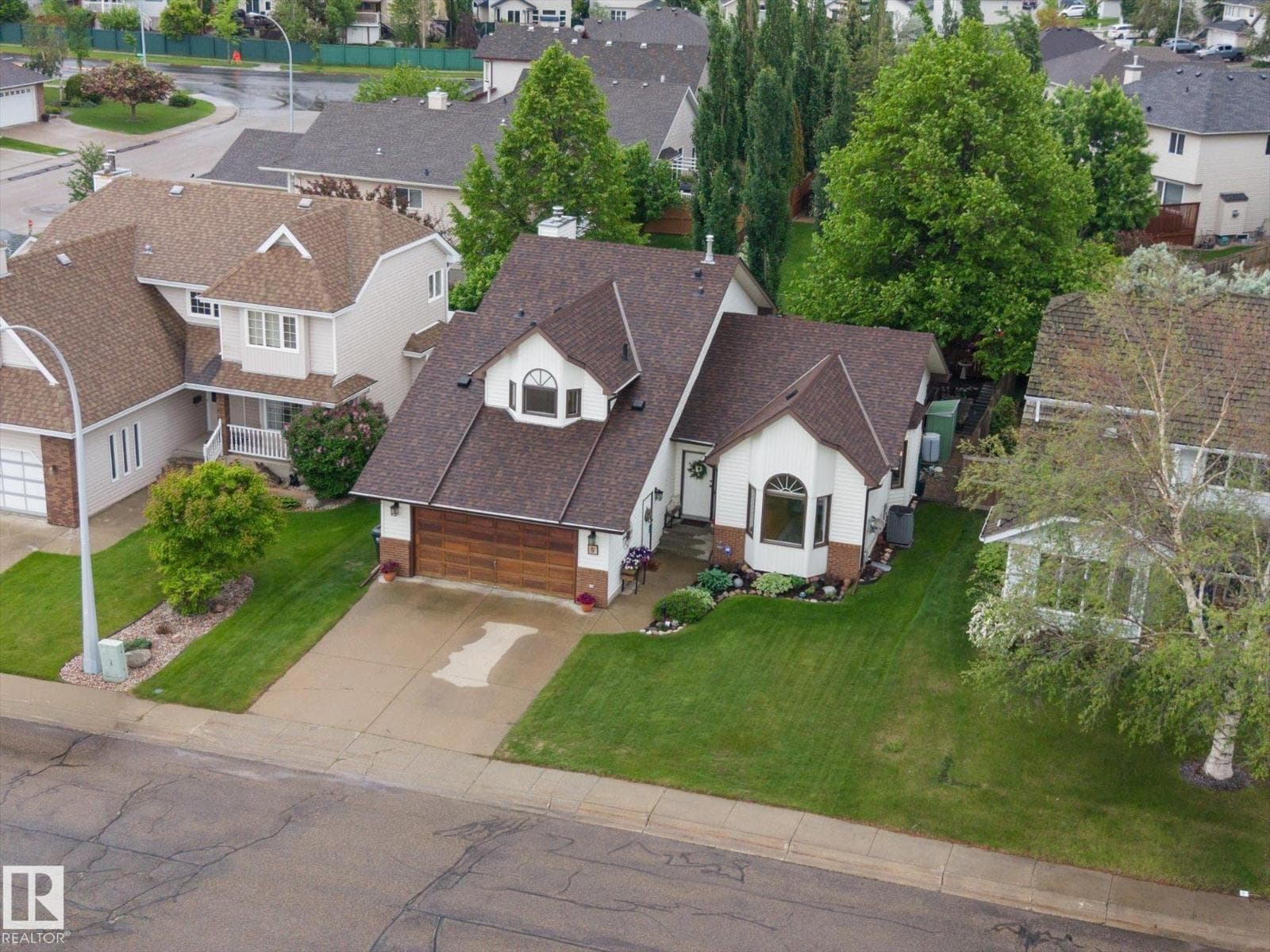 5 CANTERBURY LN — photo 2