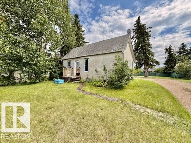 5505 45 AV — photo 2