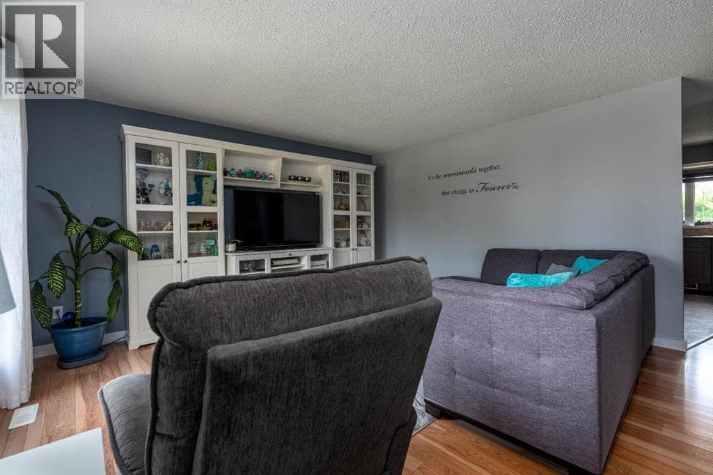 4605 32 Street — photo 5