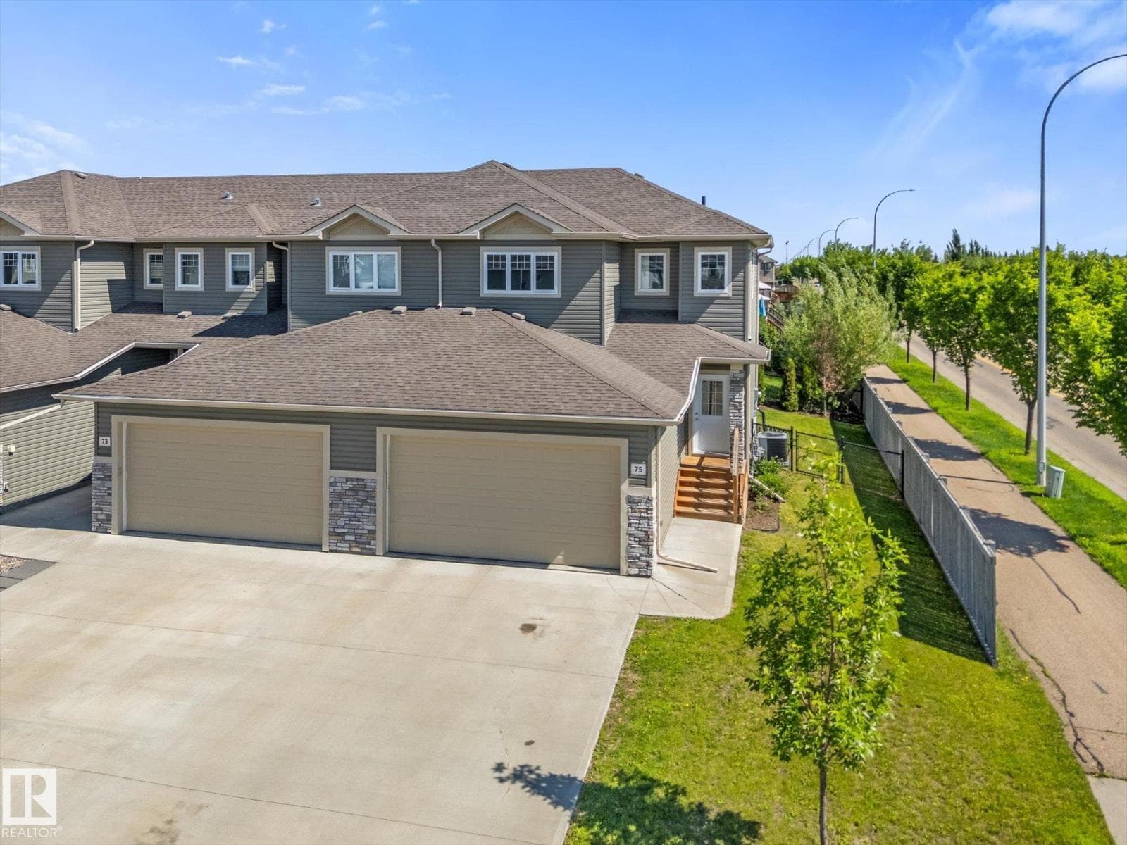 #75 8602 SOUTHFORT BV — photo 3
