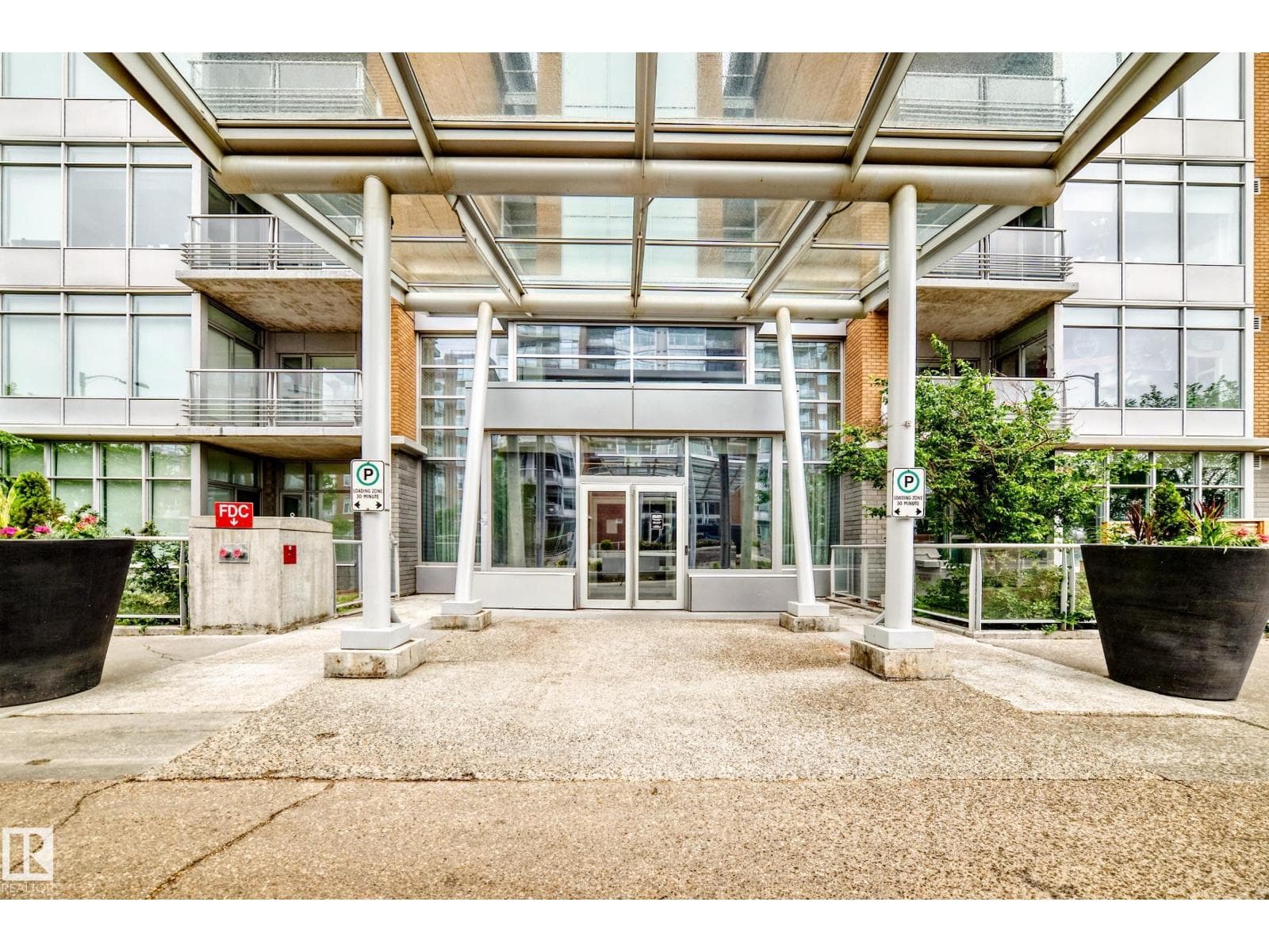 #215 2510 109 ST NW