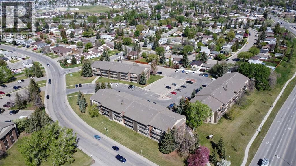 102, 401 Columbia Boulevard W
