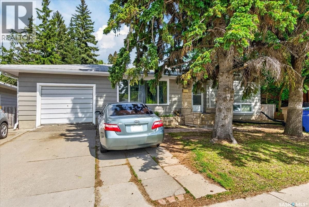 3909 HILLSDALE STREET — photo 2