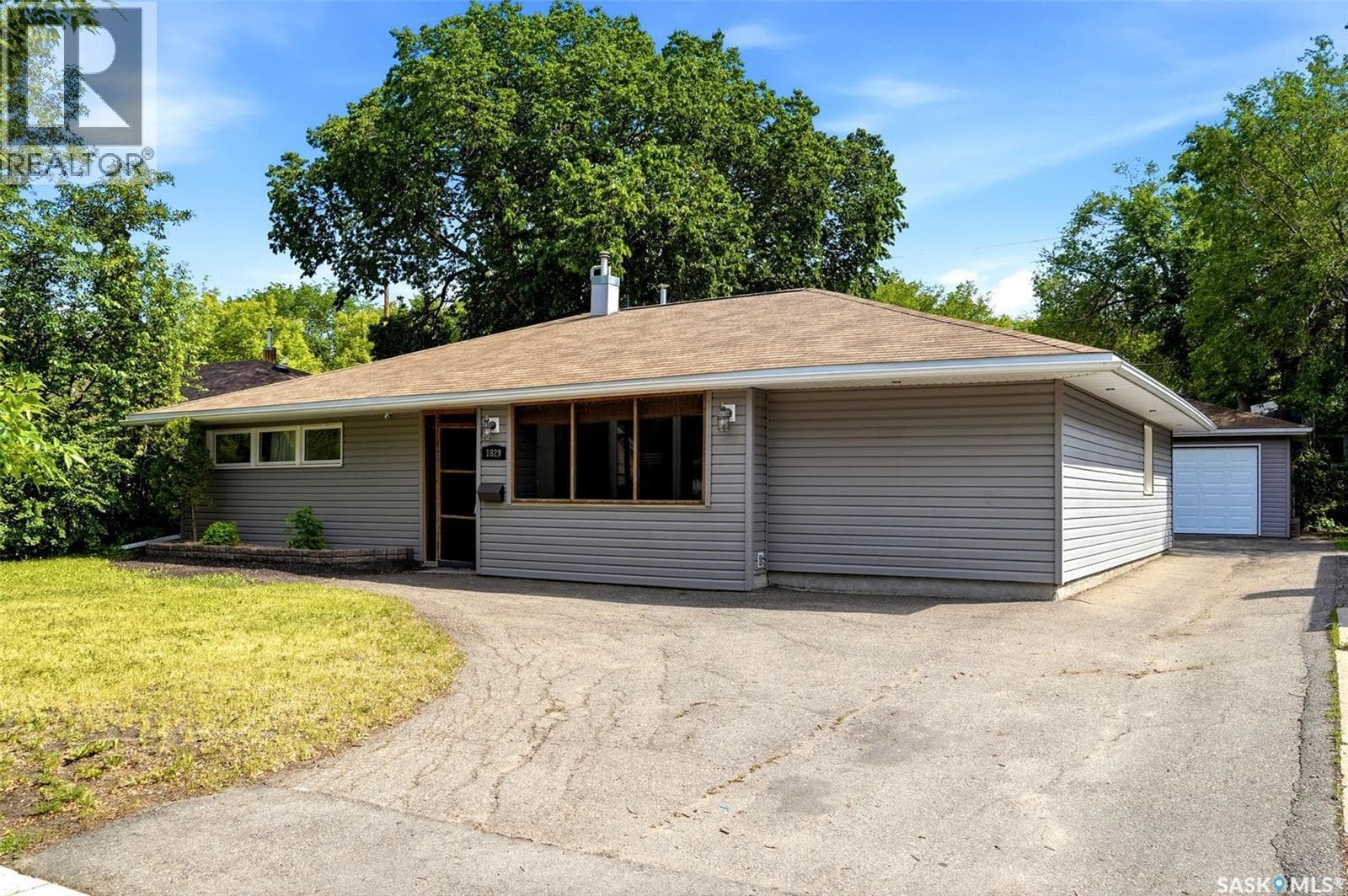 1829 GRANT DRIVE