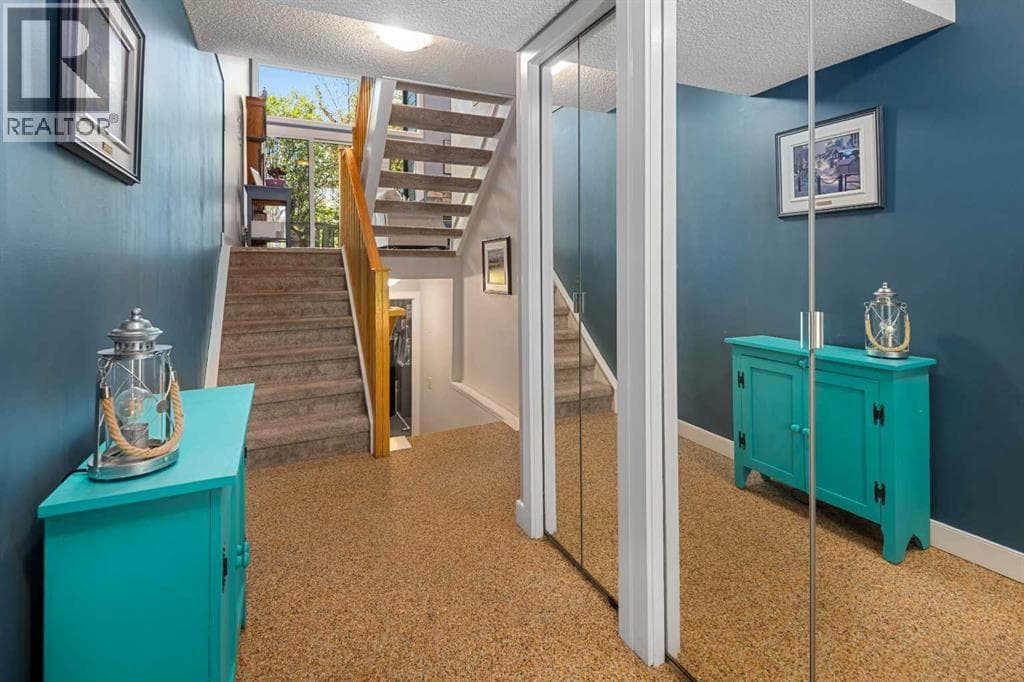 3, 185 Woodridge Drive SW — photo 3