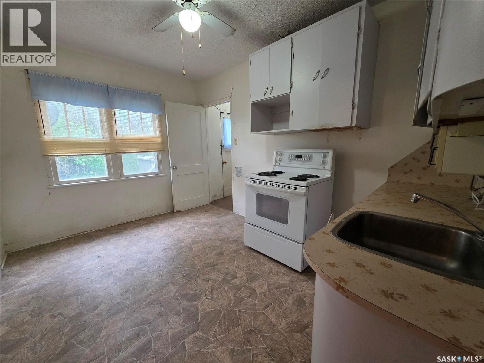 534 1st AVENUE NW — photo 3