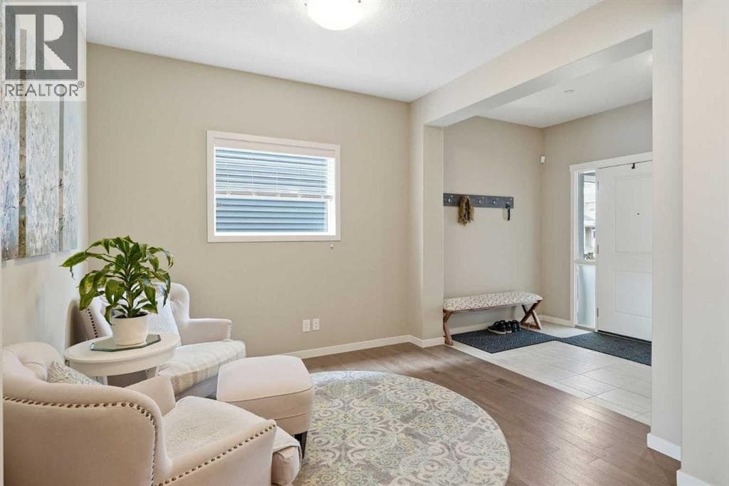 186 Howse Rise NE — photo 5