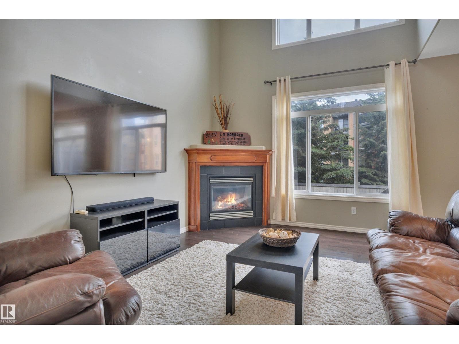 11520 11 AV SW — photo 3