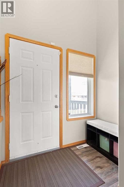 930 Kipling Crescent SW — photo 4