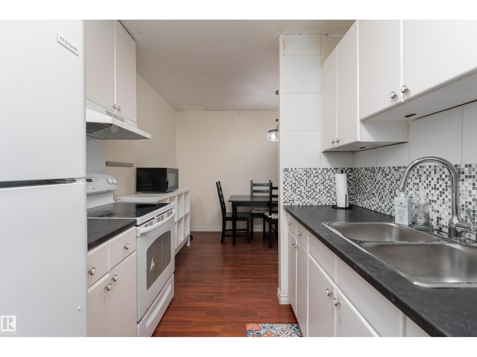 15217 54 ST NW — photo 3