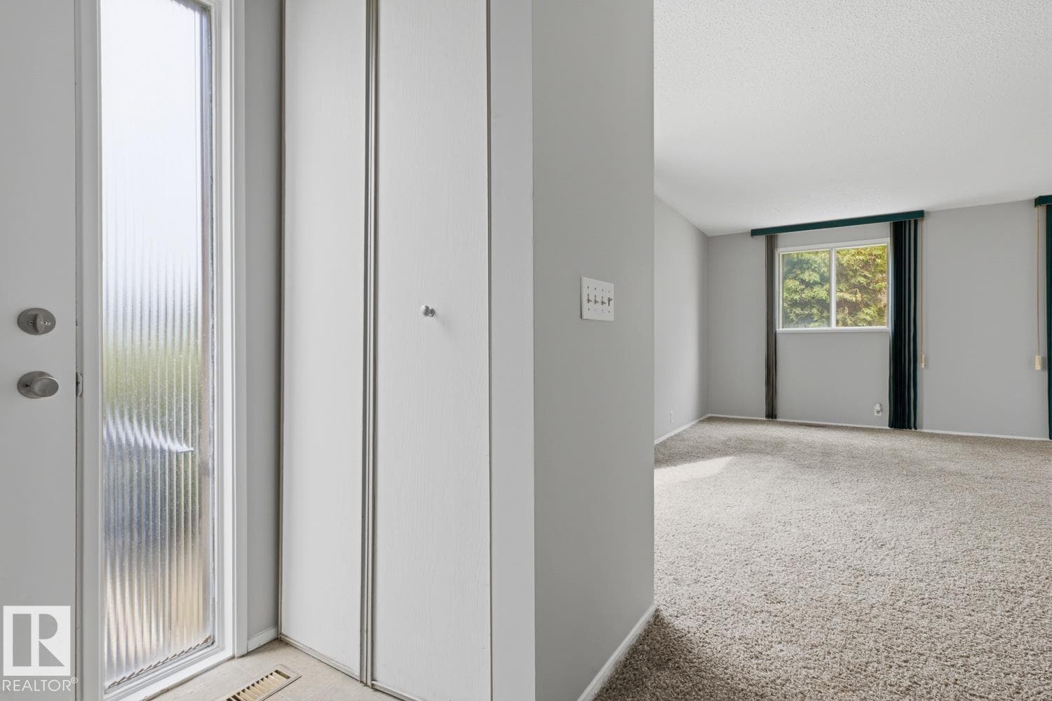 5514 93A AV NW — photo 2
