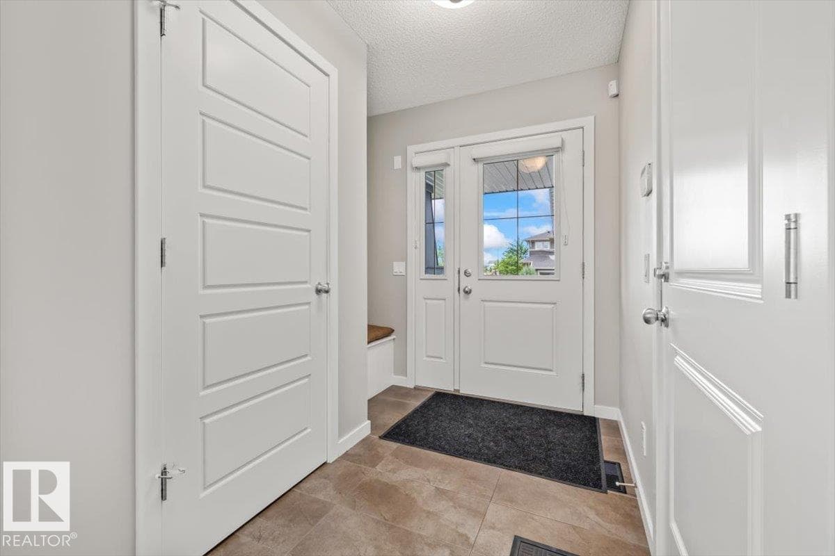 1 JAMES CR — photo 3
