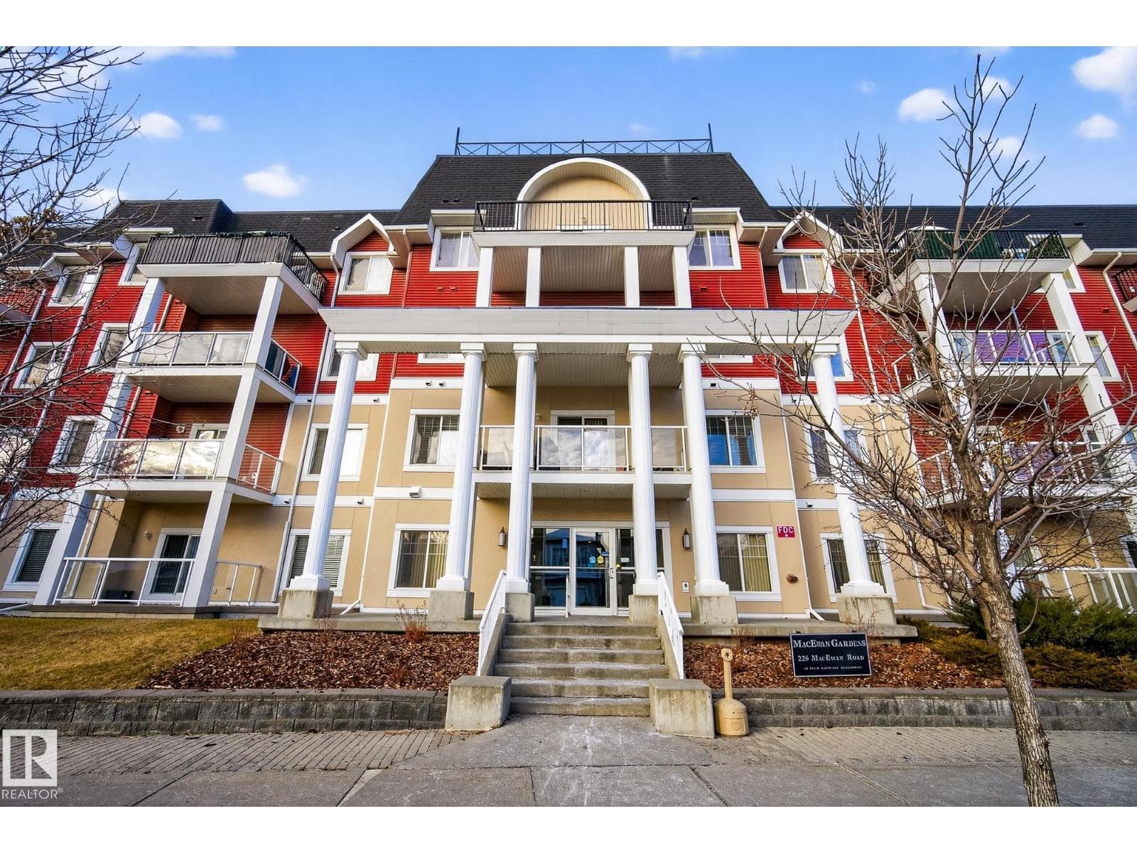 #225 226 MACEWAN RD SW