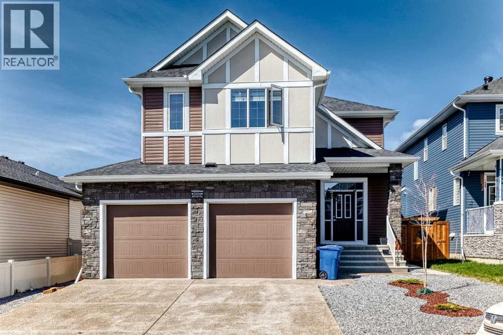 2004 Ravensdun Crescent SE