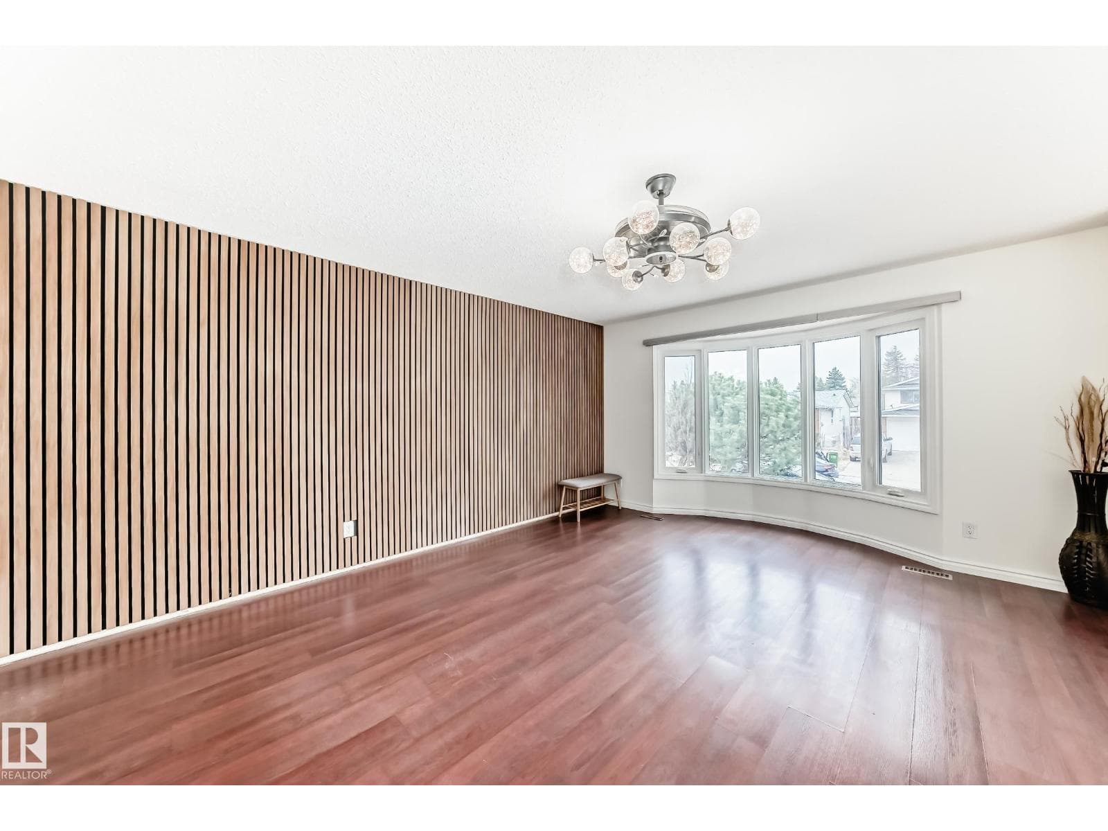 2039 48 ST NW — photo 5