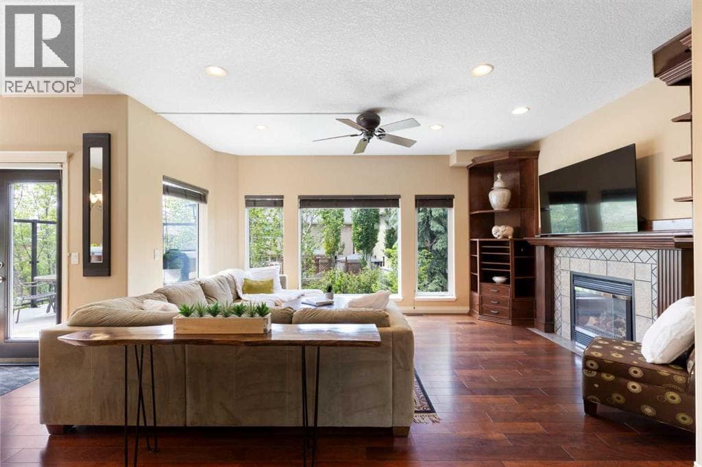 410 Royal Crest Bay NW — photo 4