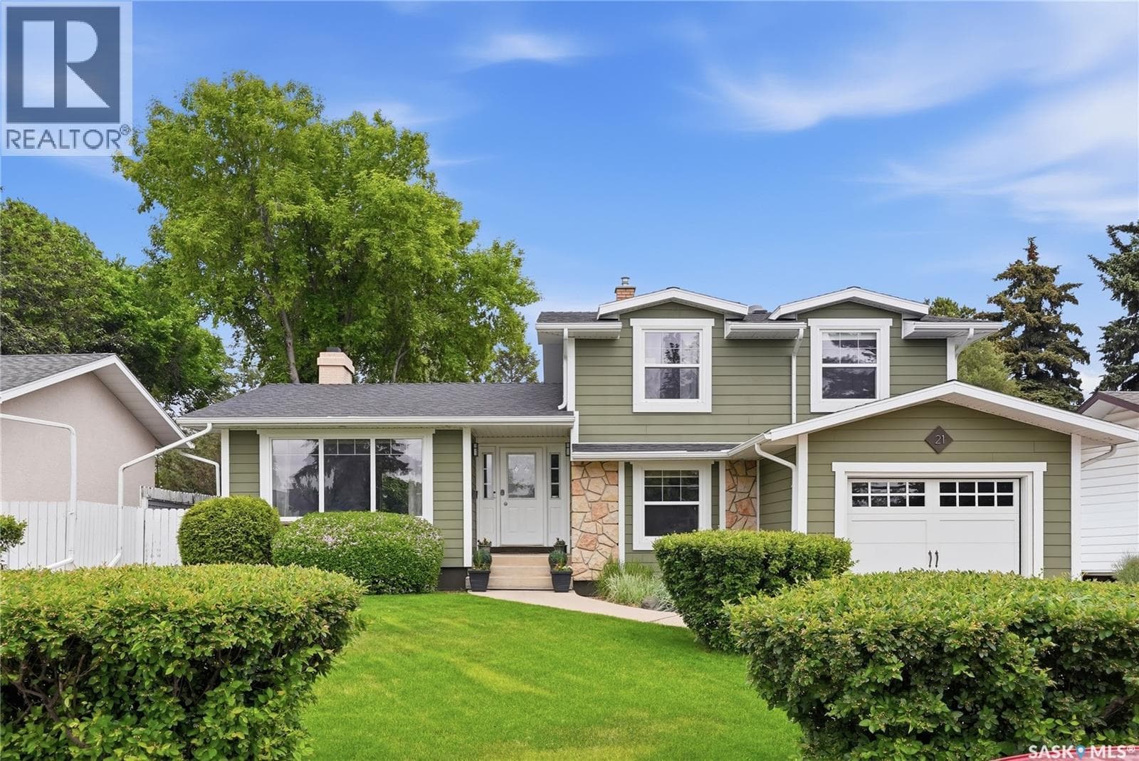 21 Neilson CRESCENT