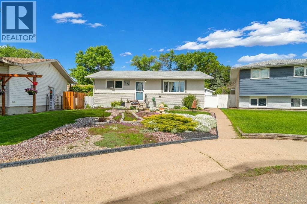 1296 Crockford Crescent NW — photo 3