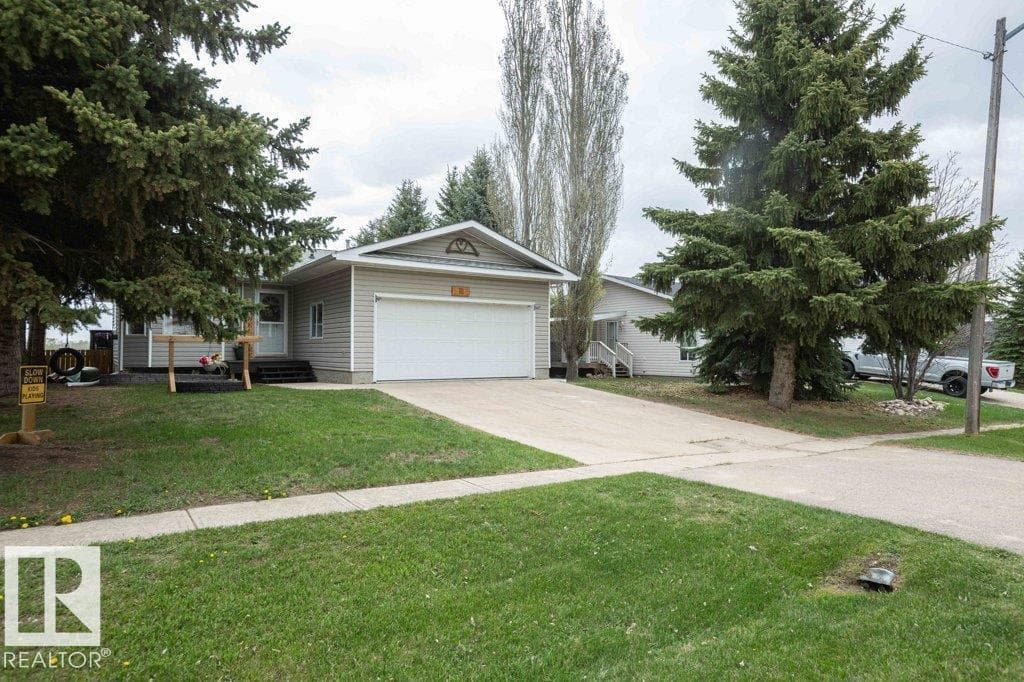 5116 51 AV — photo 3