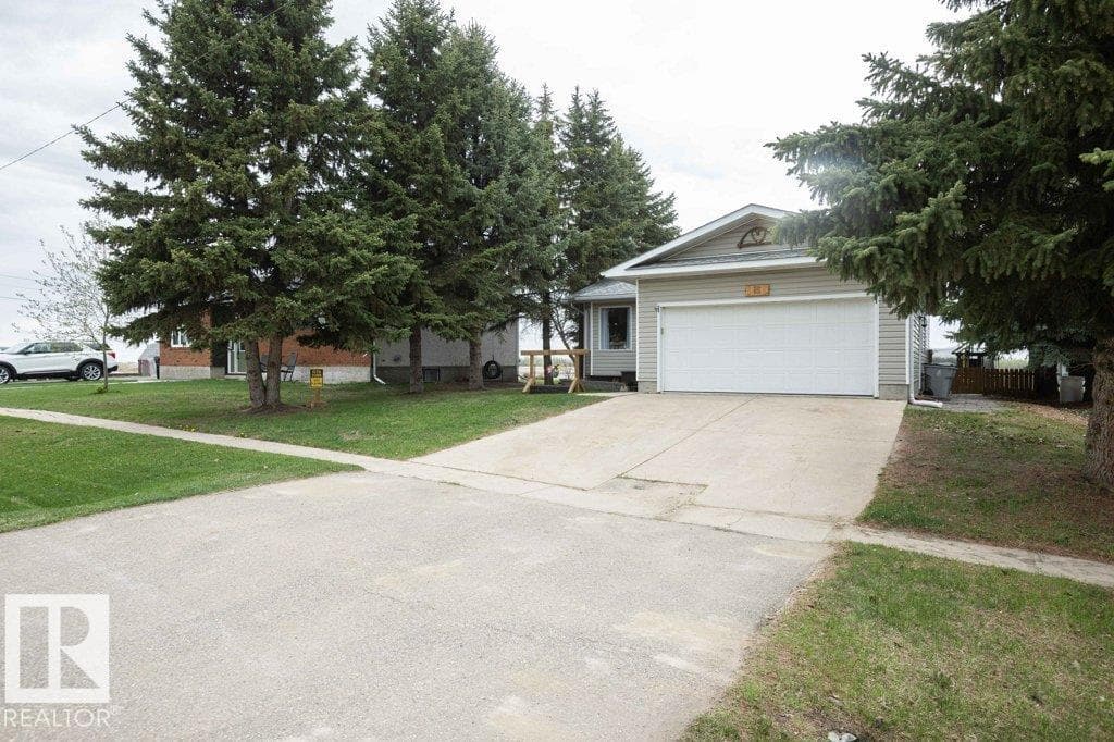 5116 51 AV — photo 4