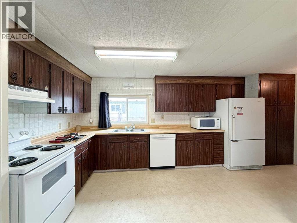 71 5800 46 Street — photo 5