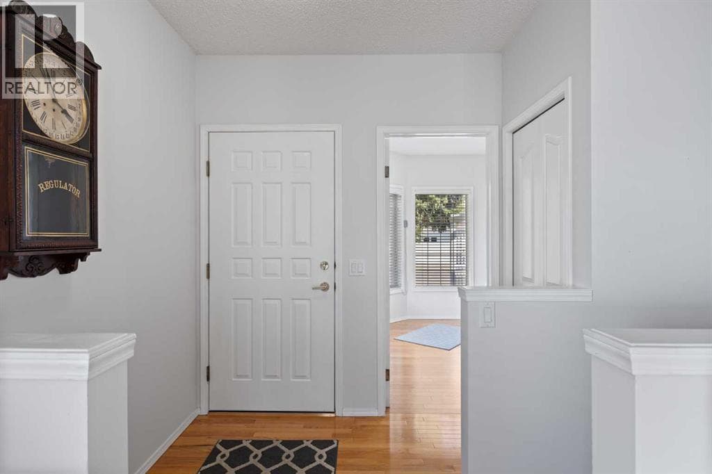 303 De Foras Close NW — photo 2