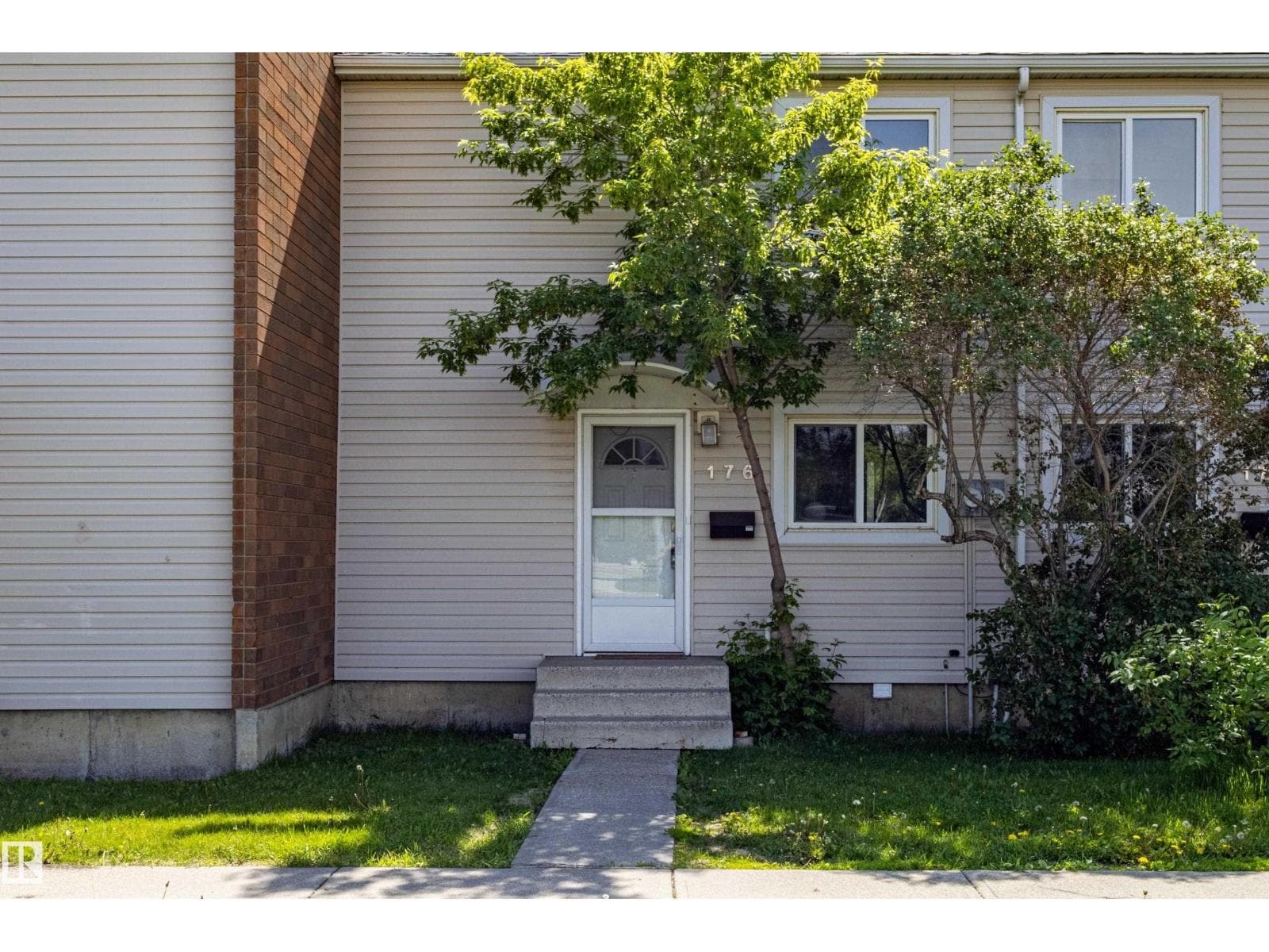 176 Centennial Court NW