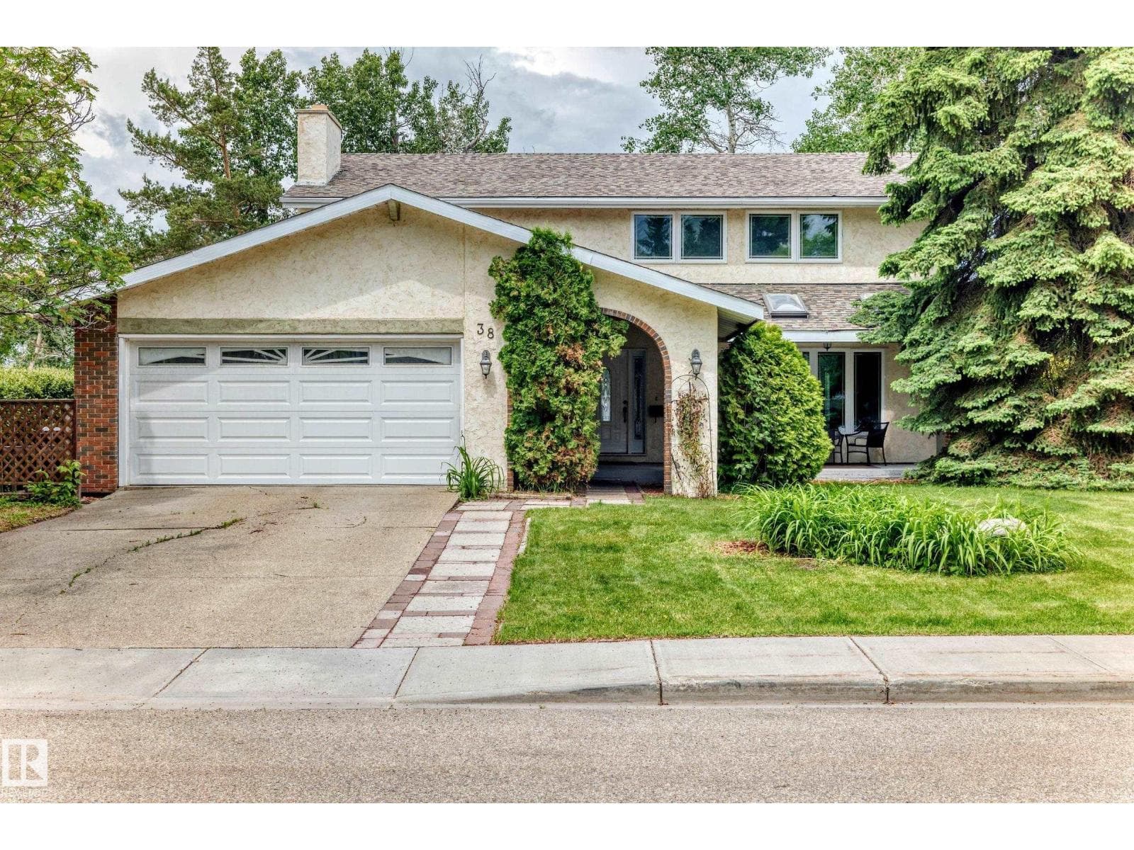 38 BEAUVISTA DR