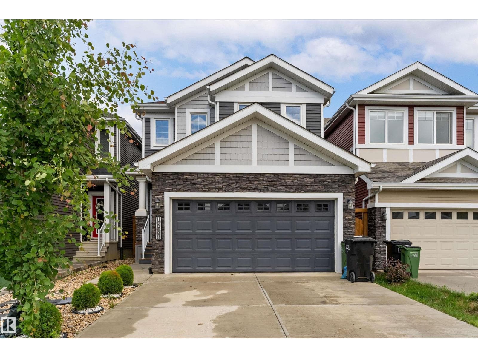 16624 32 AV SW