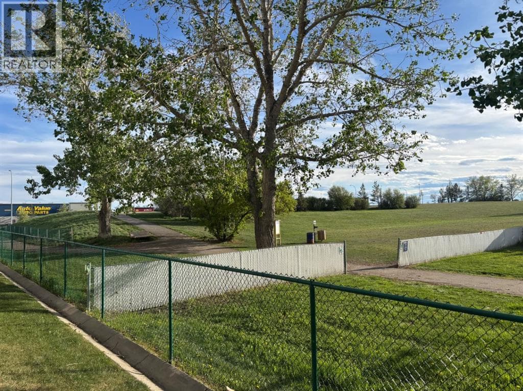 602, 800 Yankee Valley Boulevard SE — photo 3