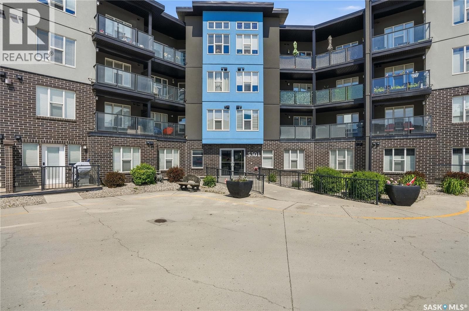 323 5301 Universal CRESCENT — photo 2