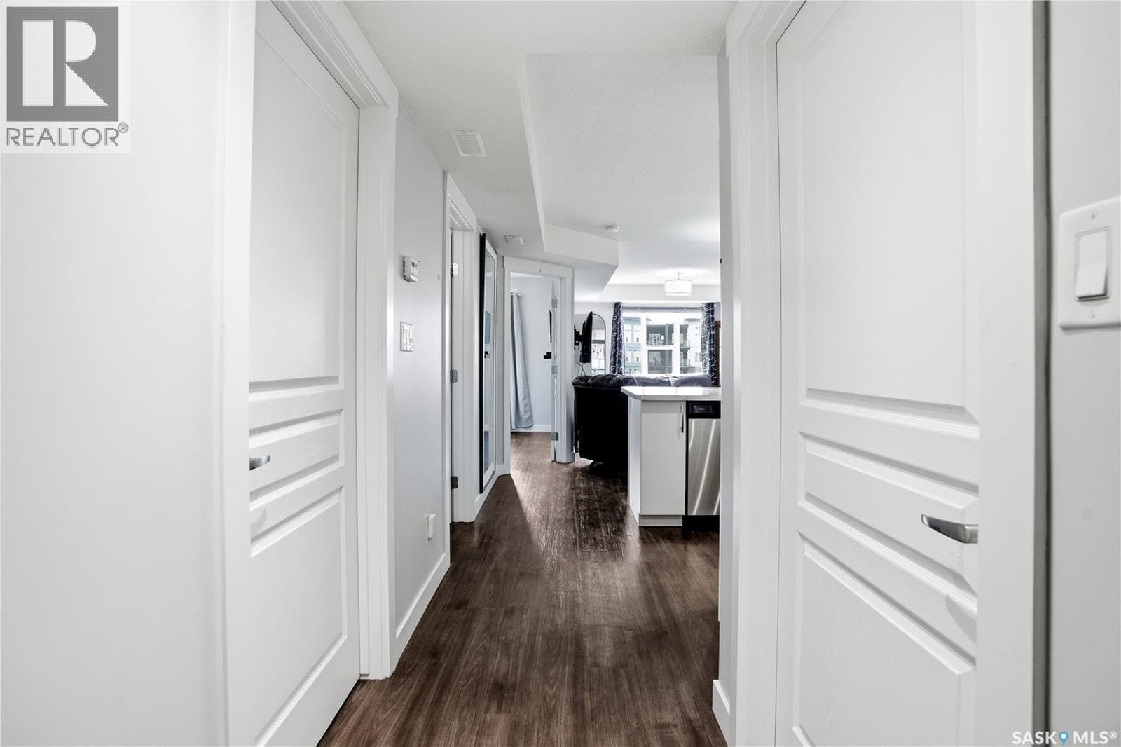 323 5301 Universal CRESCENT — photo 4