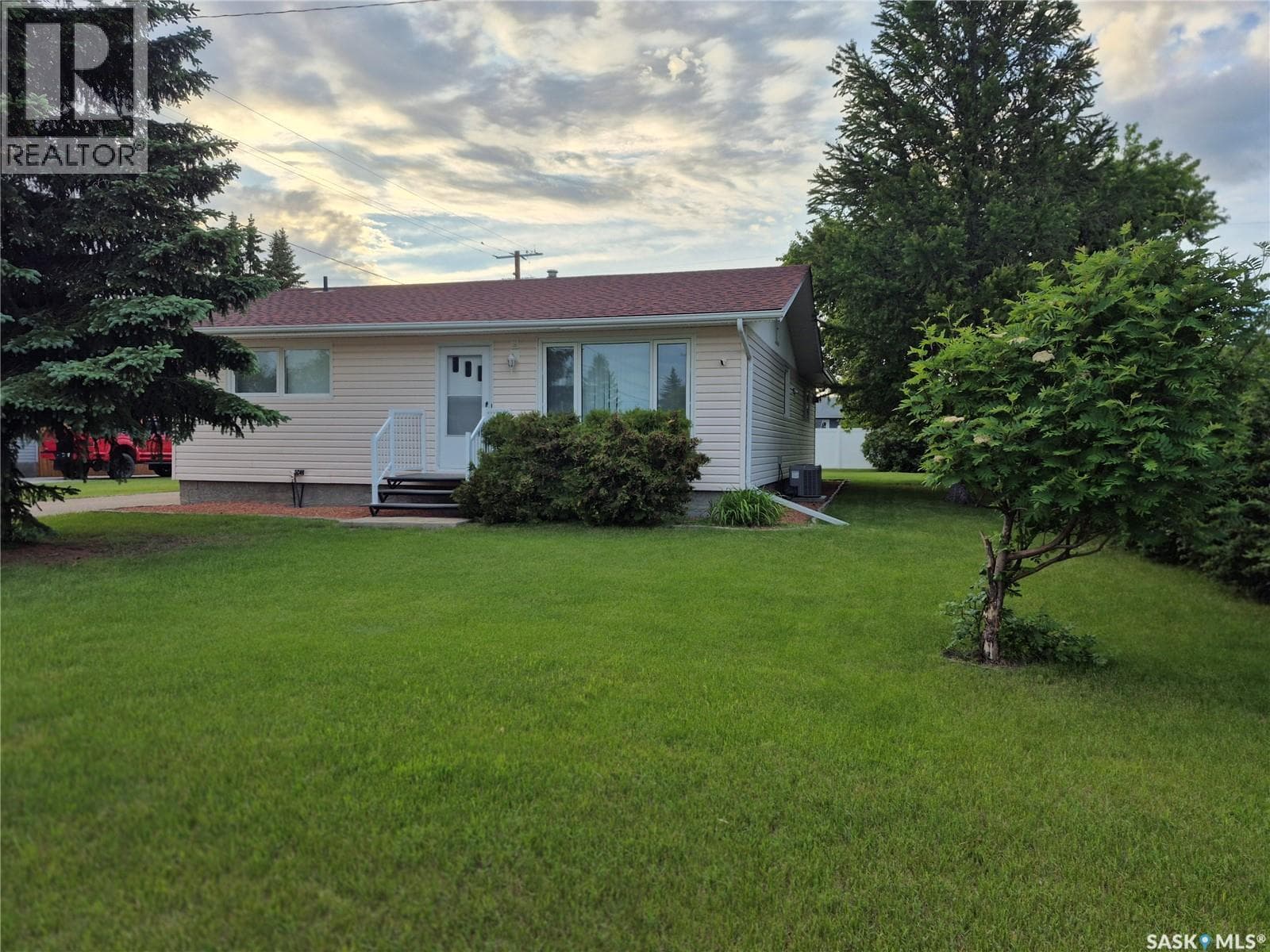 108 Downey STREET