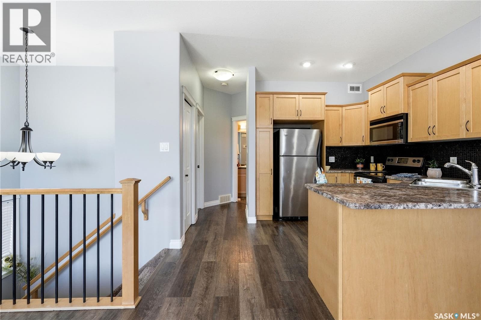 3 116 Hiebert CRESCENT — photo 4