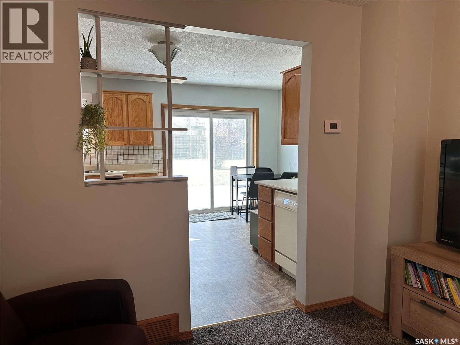 24 3rd AVENUE SE — photo 5