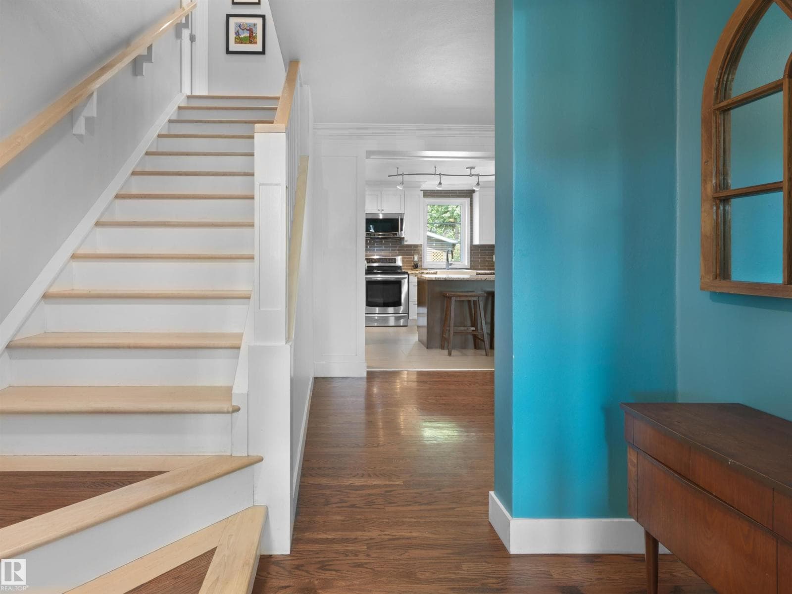 7624 92 AV NW — photo 5