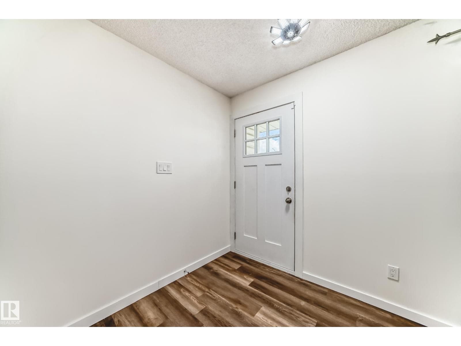 13428 82 ST NW — photo 3
