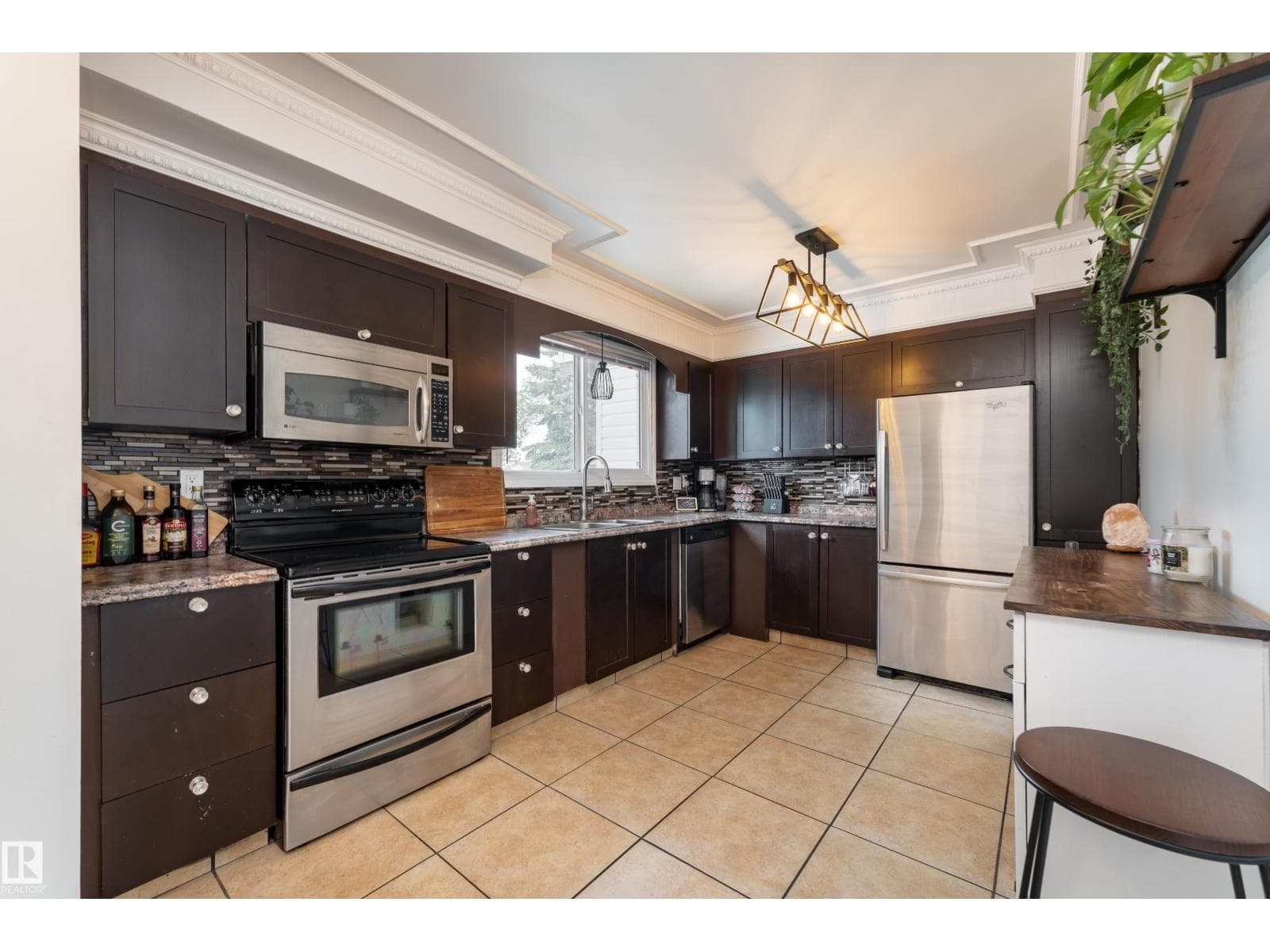 747 CLAREVIEW RD NW