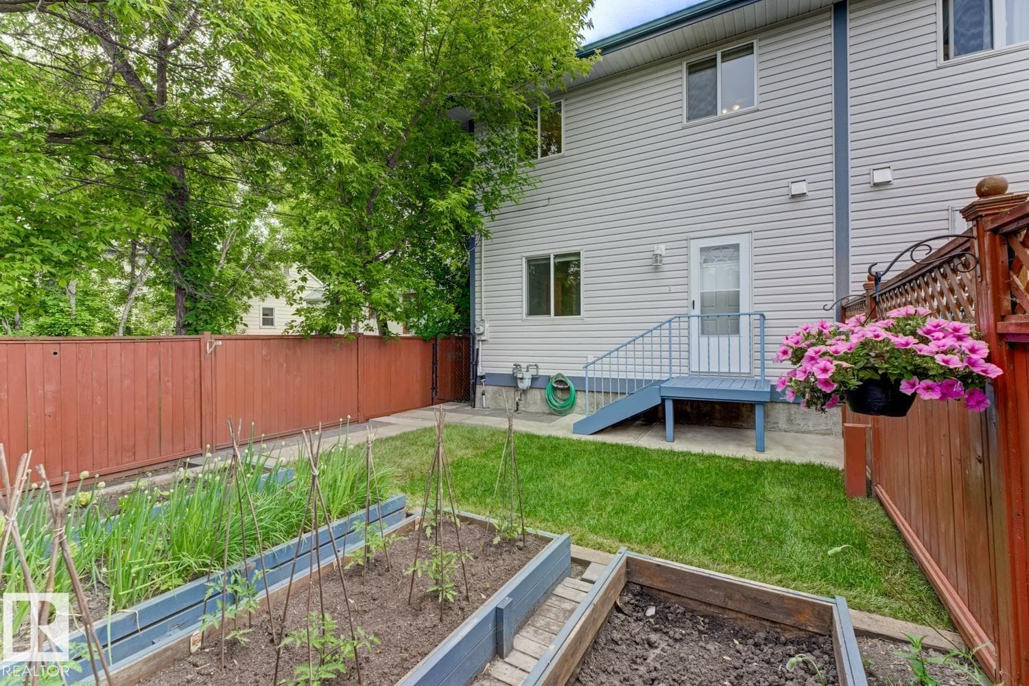 10728 71 AV NW — photo 5