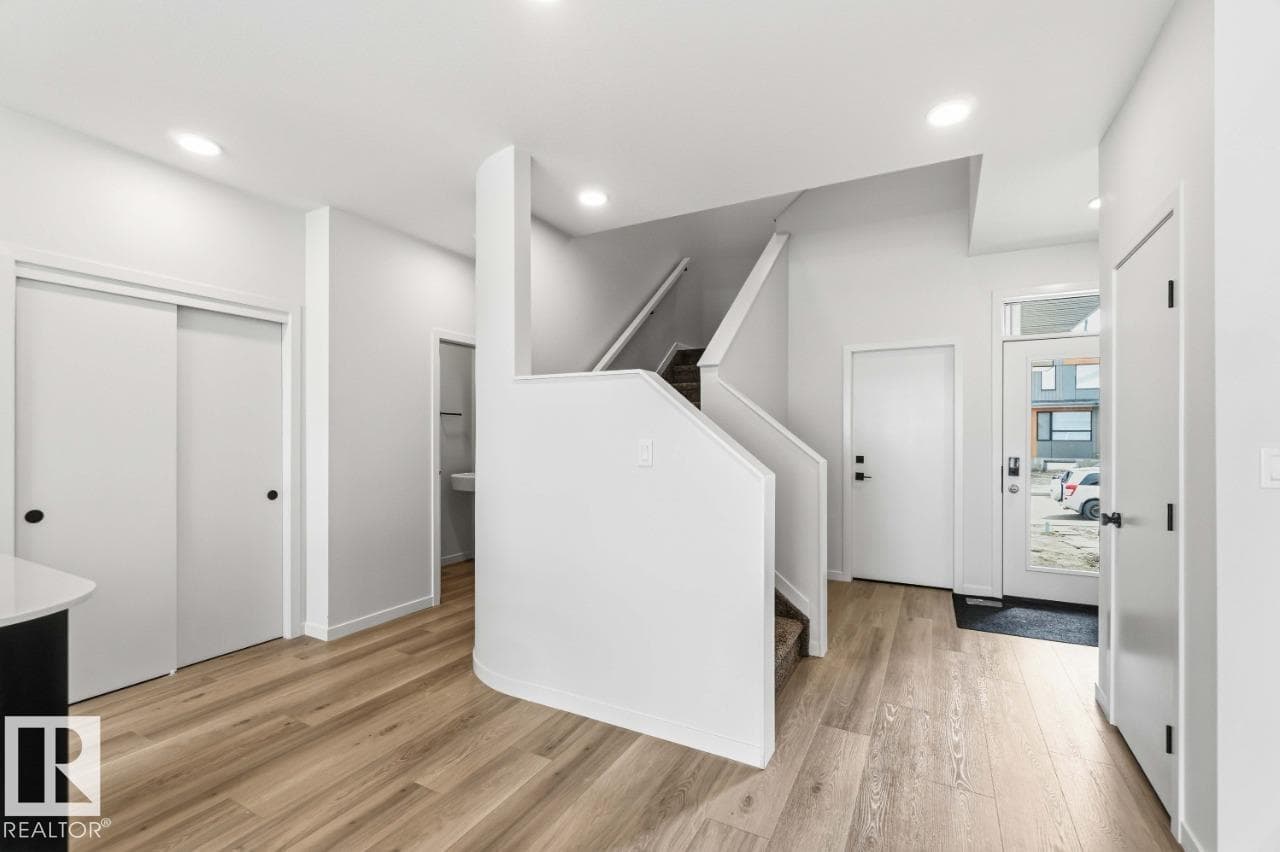 22522 83A AV NW — photo 3