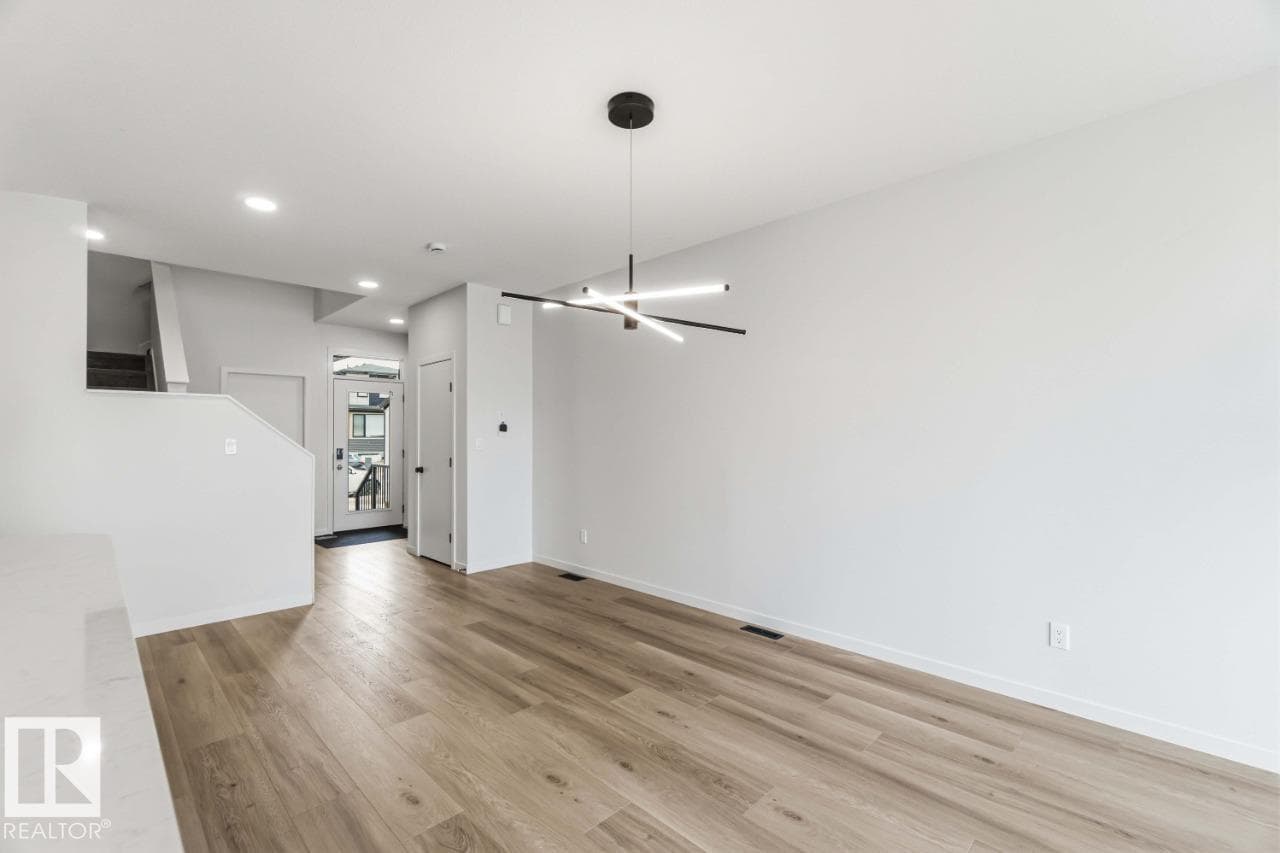 22522 83A AV NW — photo 4
