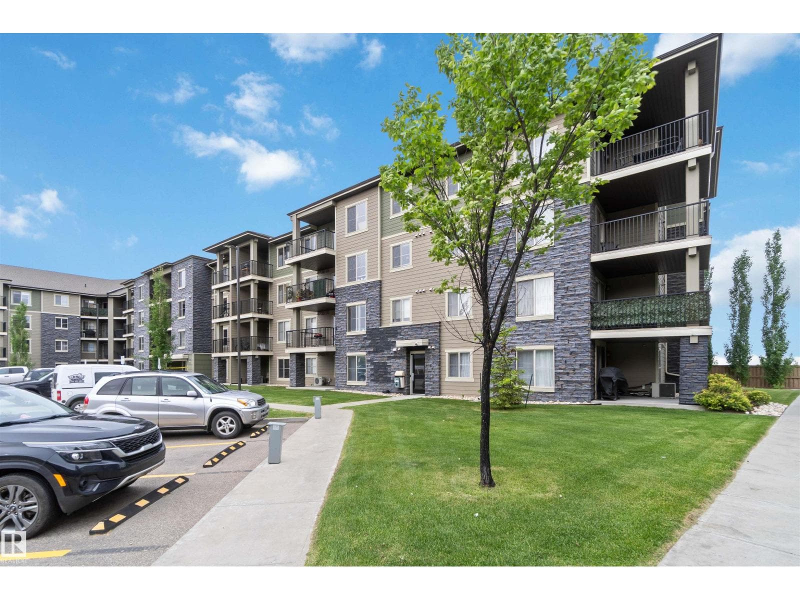 #403 270 MCCONACHIE DR NW — photo 3