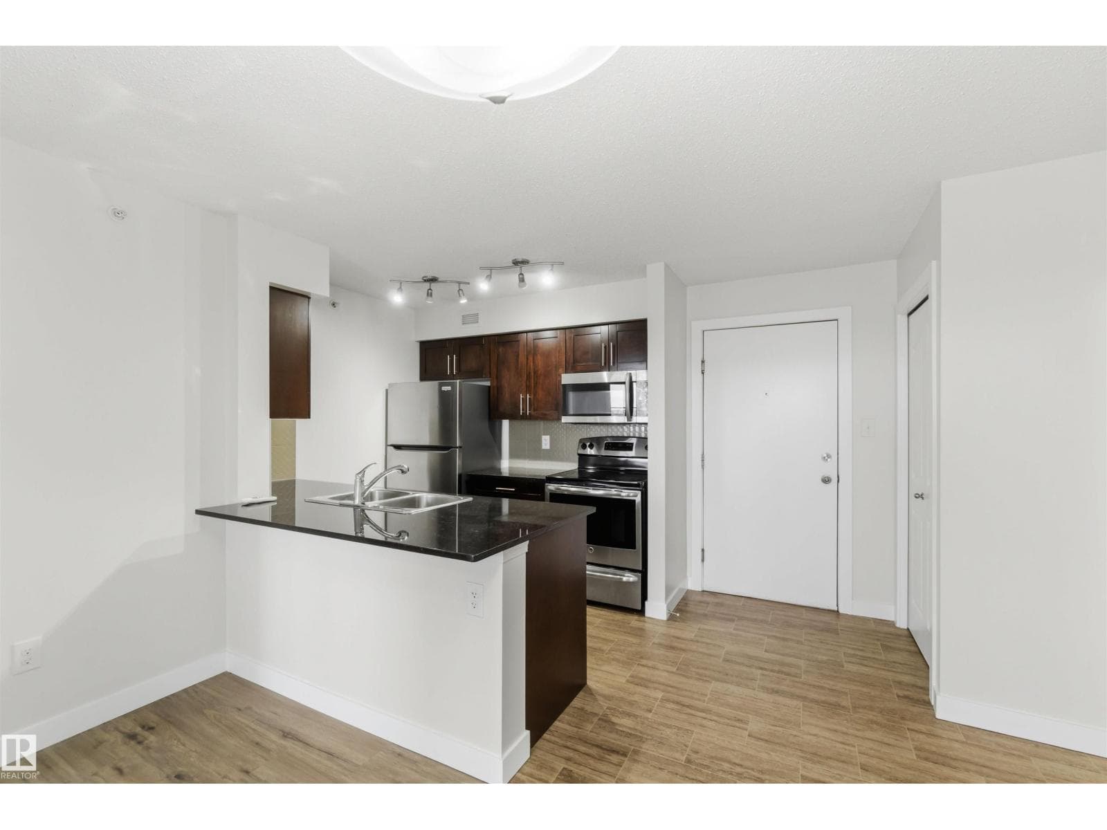 #403 270 MCCONACHIE DR NW — photo 5