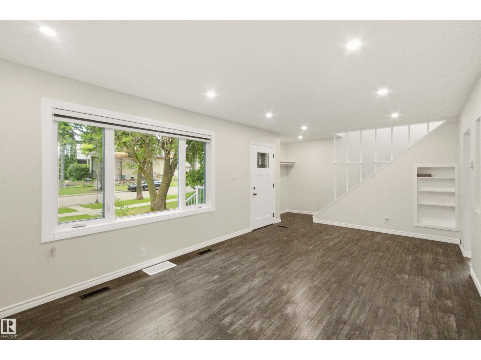 6420 105 ST NW — photo 4