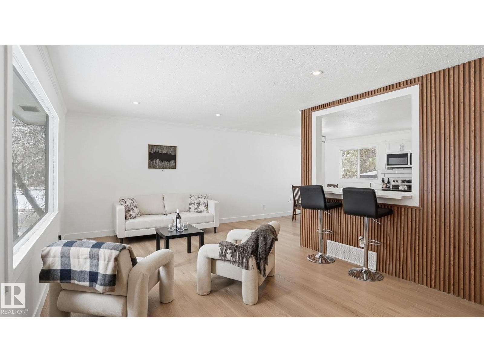 899 ALDER AV — photo 3