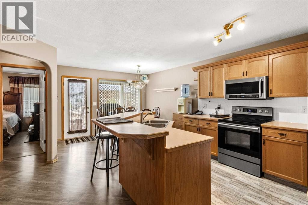 131 Deschner Close — photo 5